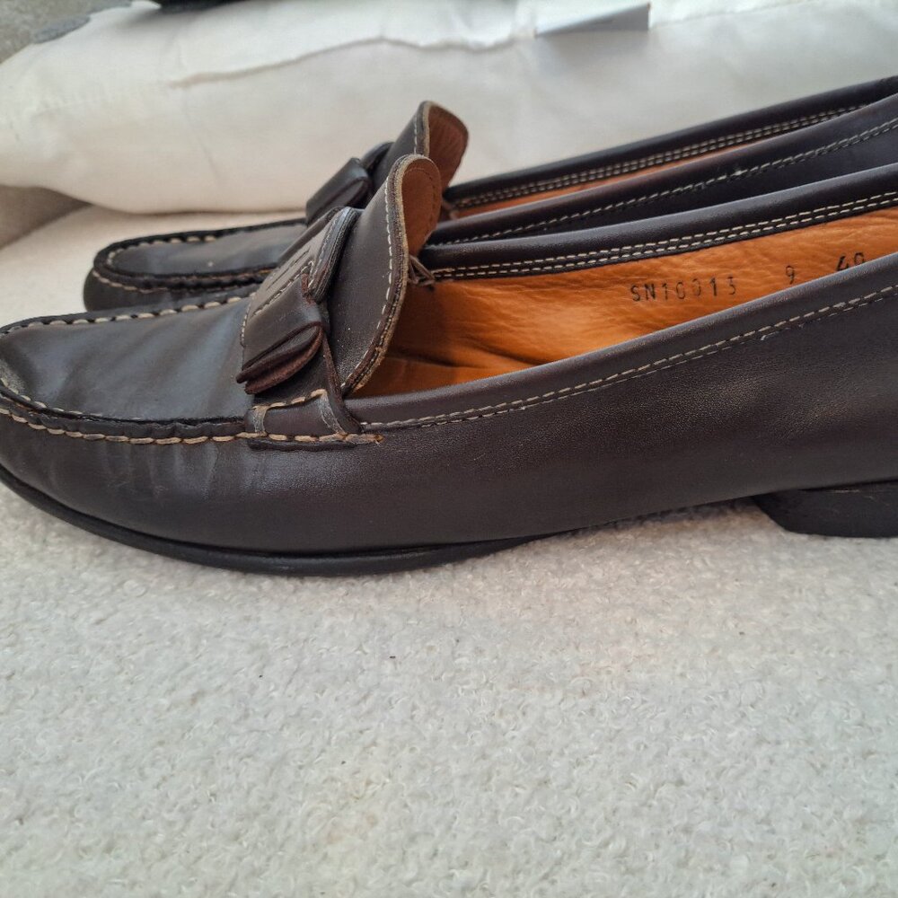 SALVATORE FERRAGAMO dark brown Leather Women's Flats Loafers size 9 ITALY